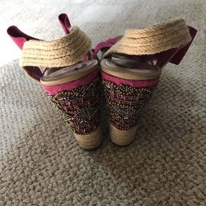Kenneth Cole Reaction wedges with studs NEW